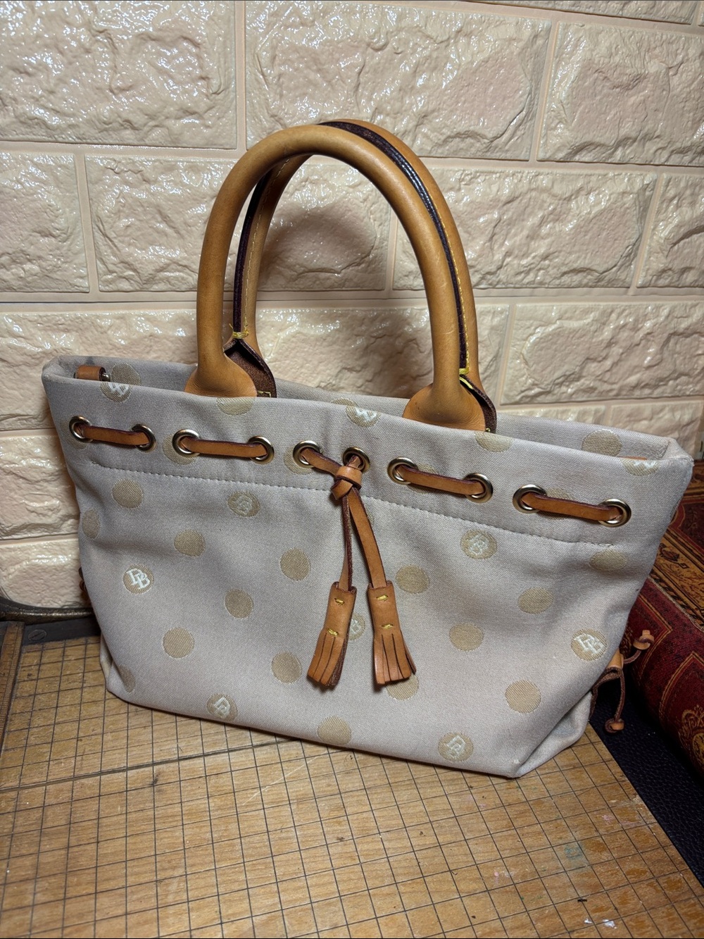 Dooney & Bourke Tote Bag Beige Cream Gold Polka Dot Monogram Signature Fabric